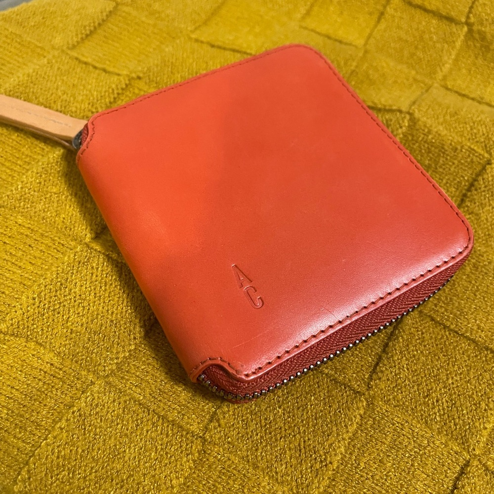 Ally Capellino wallet